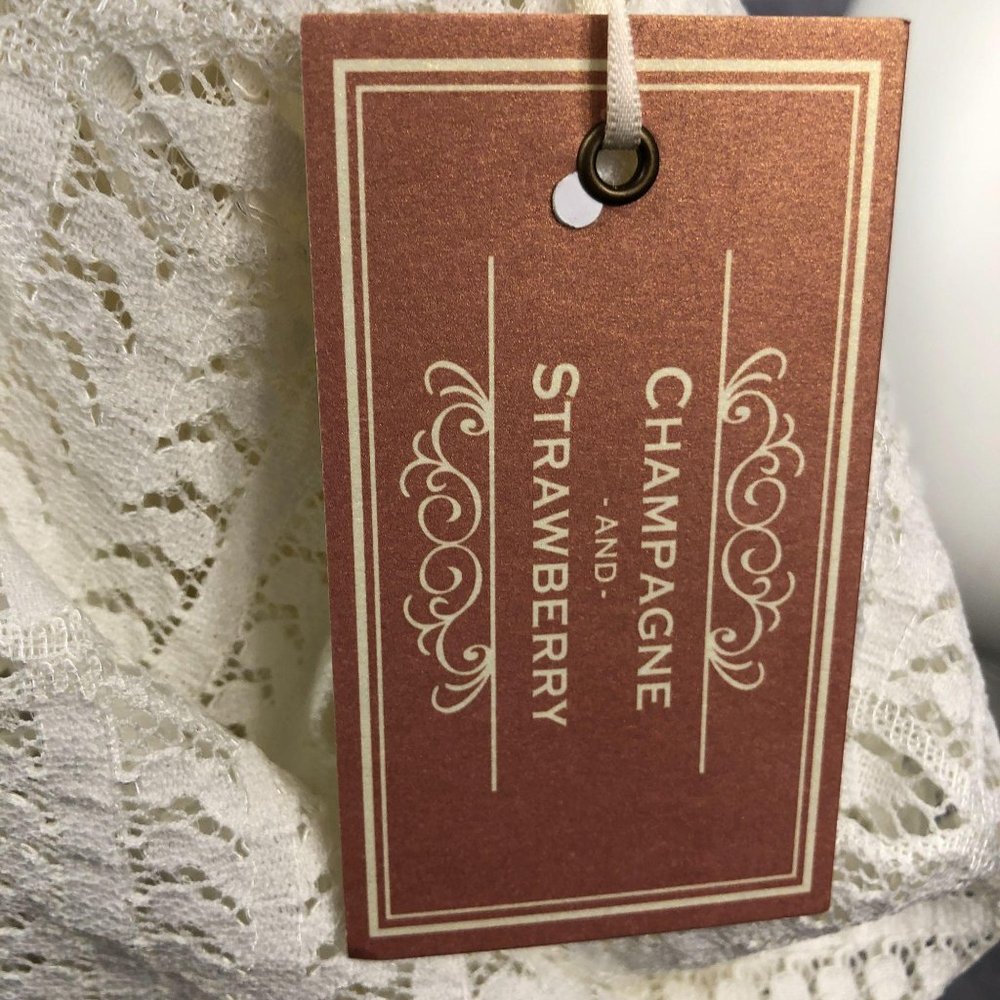 Champagne & Strawberry Cream Lace long sleeve mutt - Picture 11 of 13